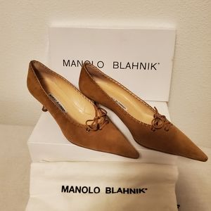 Manolo Blahnik kitten heels size 9